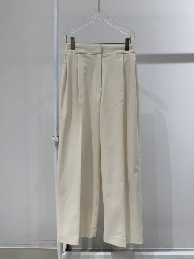 Neroli36 - Korean Women Fashion - #momslook - Corduroy Tuck Pleat Pants - 2