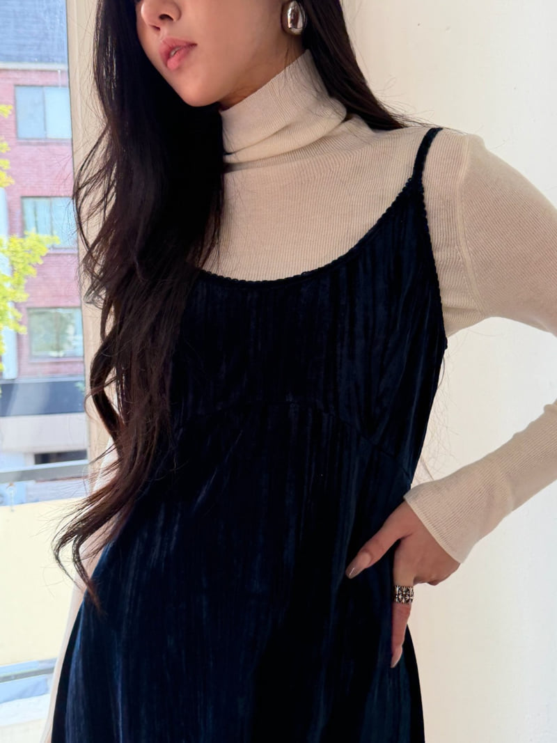 Neroli36 - Korean Women Fashion - #momslook - H Crease Velvet One-piece - 6