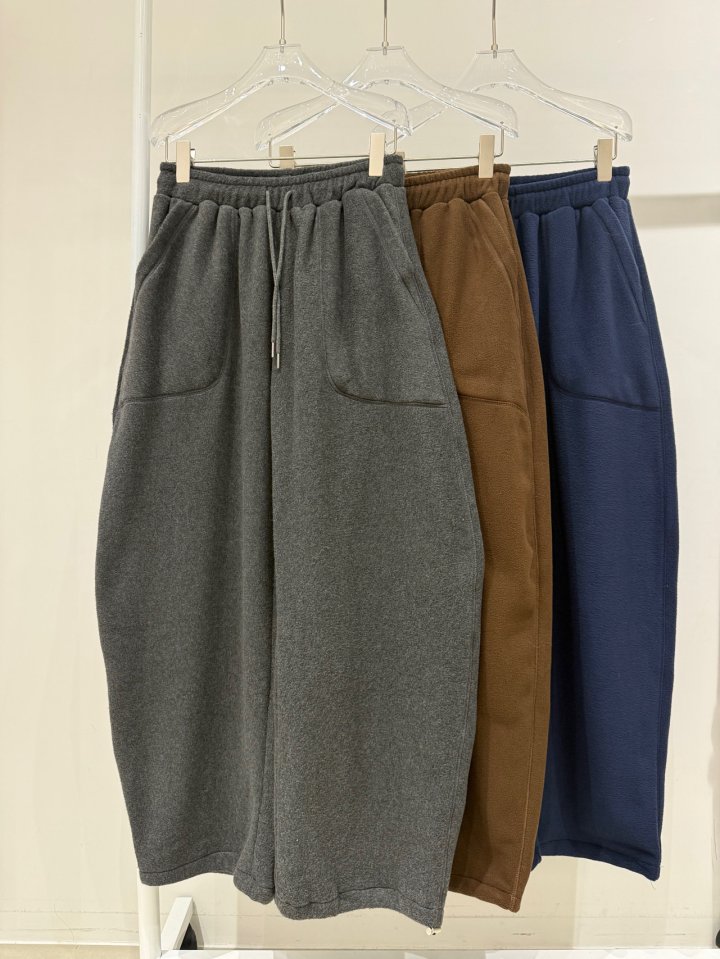 Neroli36 - Korean Women Fashion - #momslook - H Curve Fleece Pants