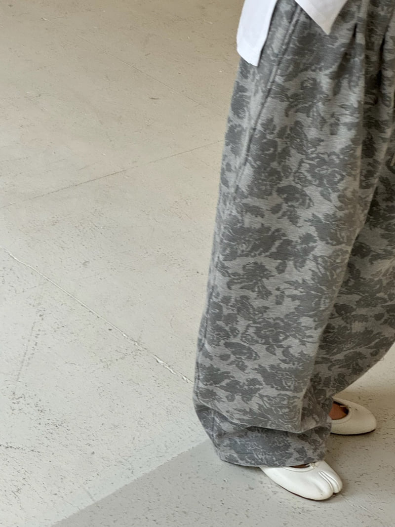 Neroli36 - Korean Women Fashion - #momslook - H Flower Brushed Fleece Pants - 11
