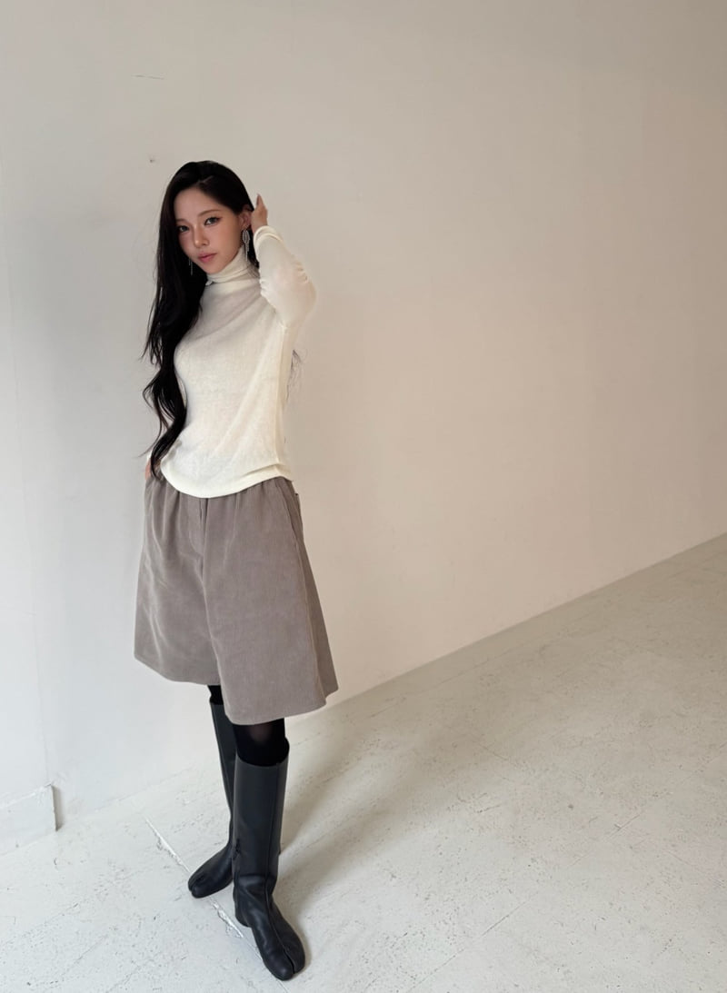 Neroli36 - Korean Women Fashion - #momslook - H Corduroy Bermuda Pants - 10