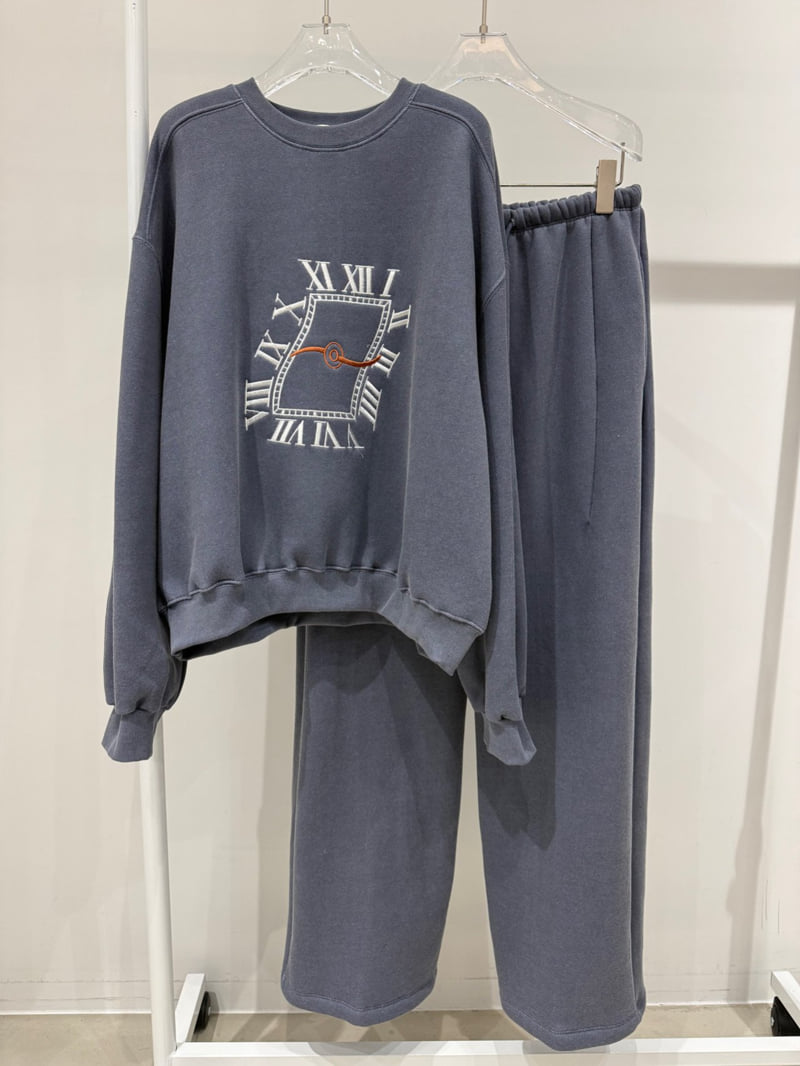 Neroli36 - Korean Women Fashion - #pursuepretty - Heavy Embroidery Brushed Sweatshirt - 4