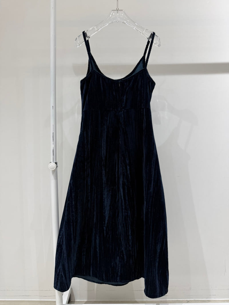Neroli36 - Korean Women Fashion - #womensfashion - H Crease Velvet One-piece - 3