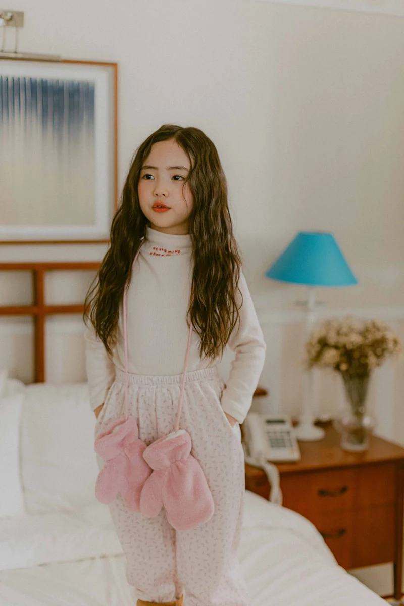 Night Bebe - Korean Baby Fashion - #babyoninstagram - Winter Fluffy Gloves - 2