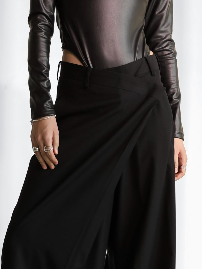 Paper Moon - Korean Women Fashion - #momslook - Pintuck Wide Maxi Trousers - 2