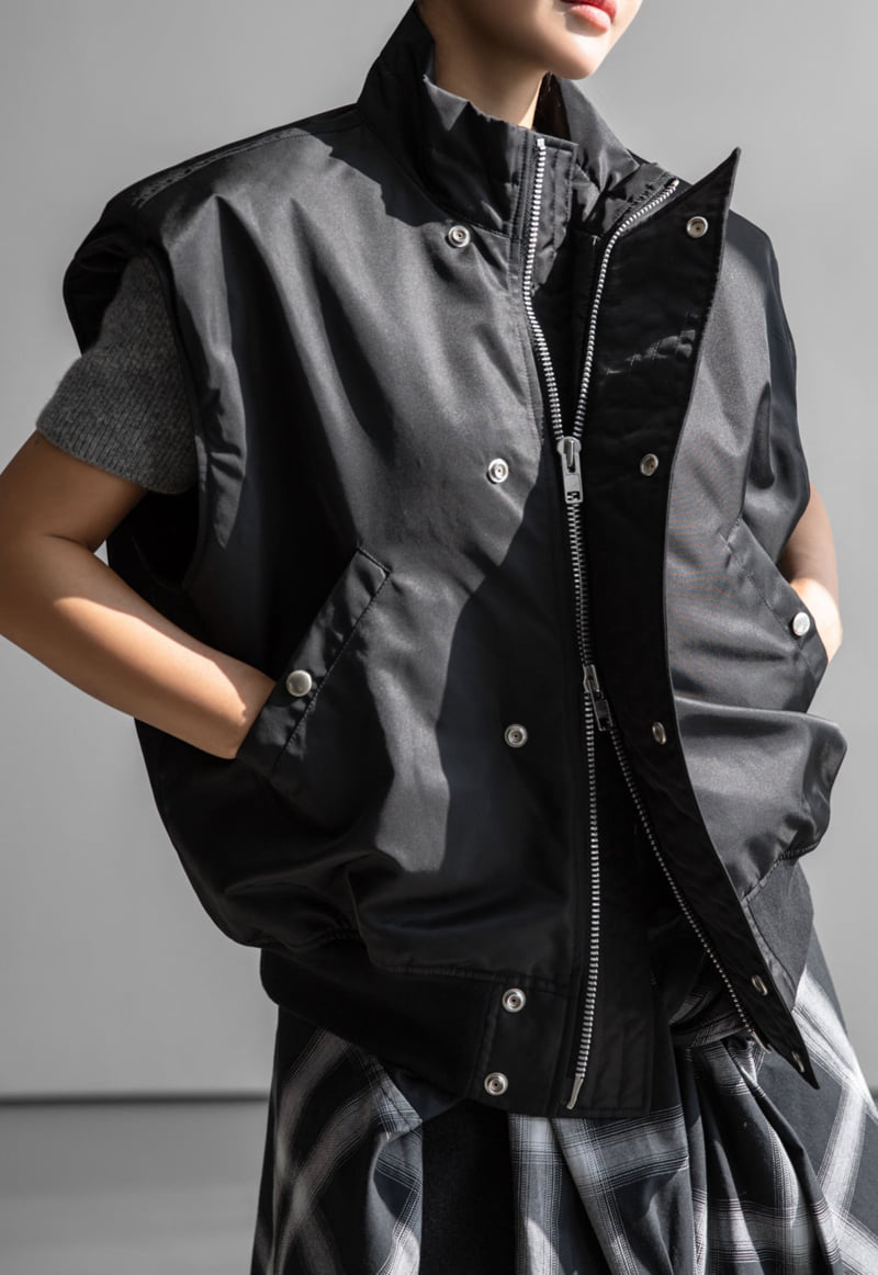 Paper Moon - Korean Women Fashion - #womensfashion - Oversized Padded Shoulder Bomber Vest - 5