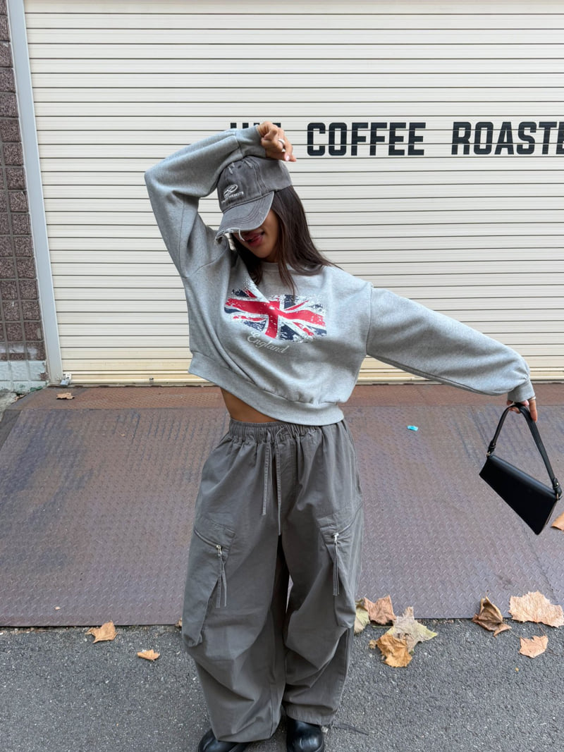 Queensmade - Korean Women Fashion - #momslook - England Crop Sweatshirt - 2