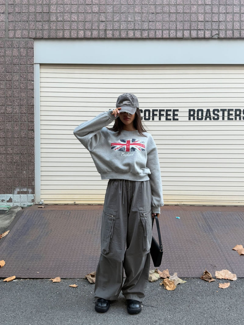 Queensmade - Korean Women Fashion - #womensfashion - England Crop Sweatshirt