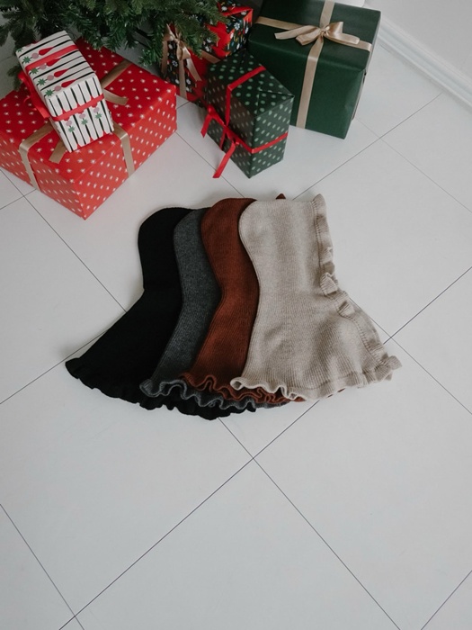 Frill Cape Balaclava Pleated Wool Hood Frill Cape Balaclava Pleated Wool Hood