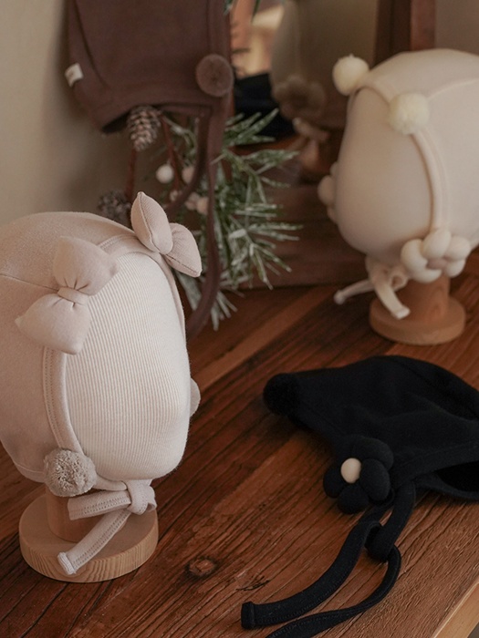 Moby Ribbon Bonnet