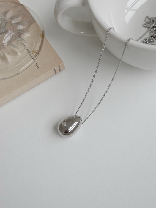Hagen Bold Ball Long Necklace Hagen Bold Ball Long Necklace