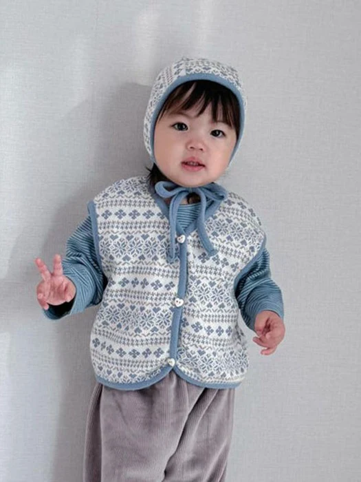 Winter Flower Vest Bonnet Set Winter Flower Vest Bonnet Set