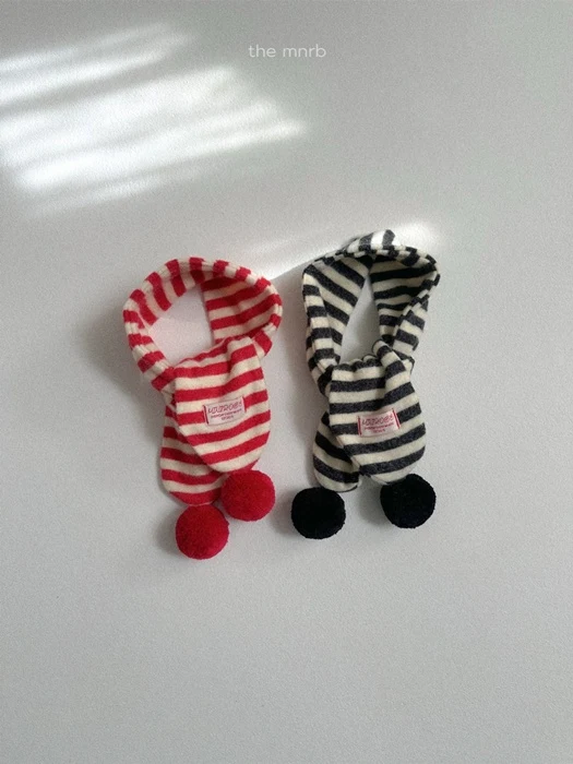 Pom Pom Muffler