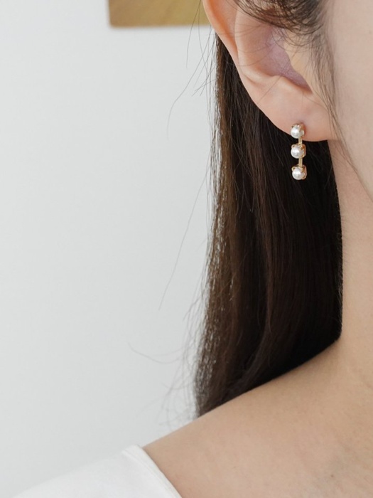 Dite Pearl Earrings