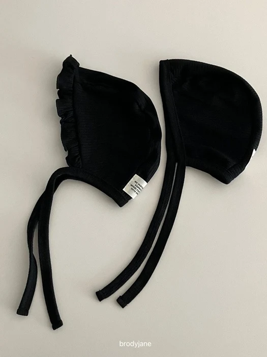 Black Bonnet