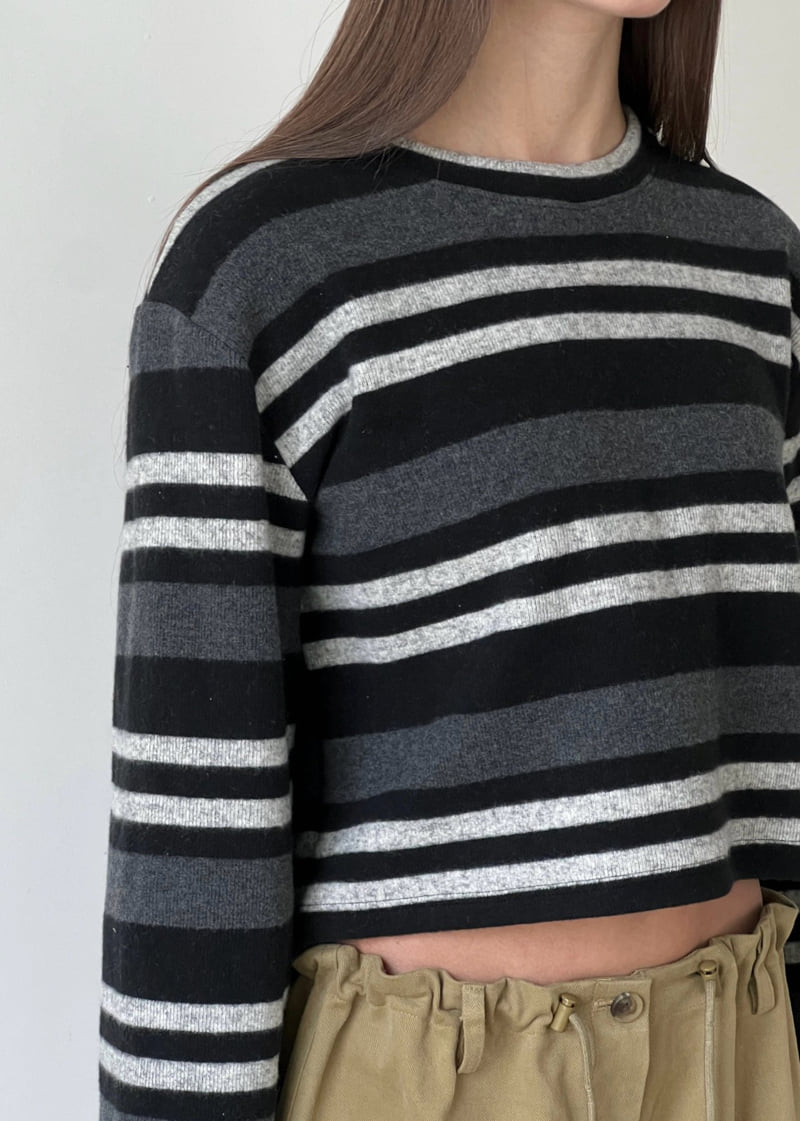 Another Avenue - Korean Women Fashion - #romanticstyle - Two-Tone Mix Crop Tee - 3