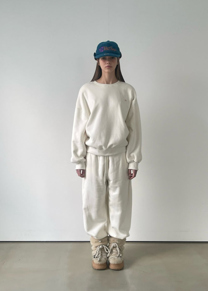 Another Avenue - Korean Women Fashion - #momslook - Shearling Soft Sweatshirt - 4