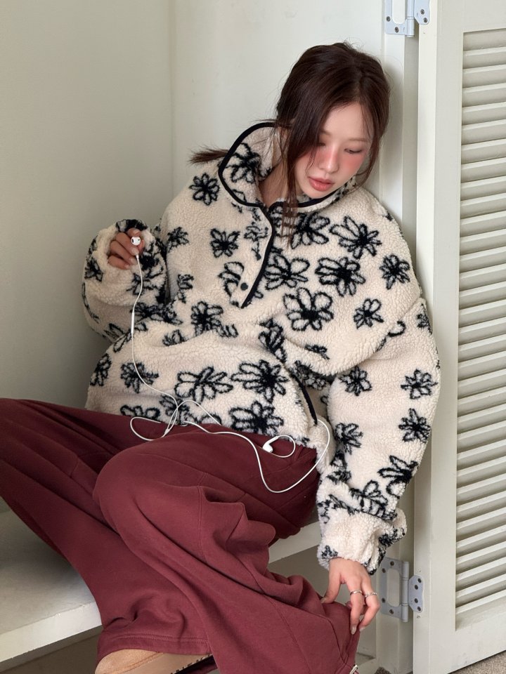 Baguette - Korean Women Fashion - #momslook - Bubble Half-Zip Fleece Pullover - 4