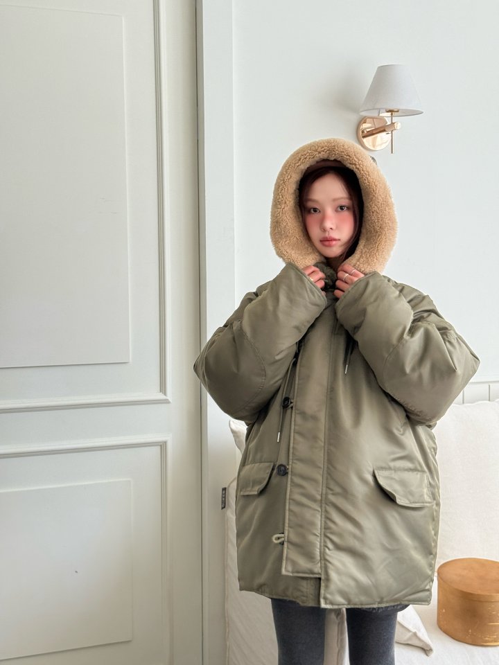 Baguette - Korean Women Fashion - #momslook - Shearling N3B Down Padded Jacket - 10