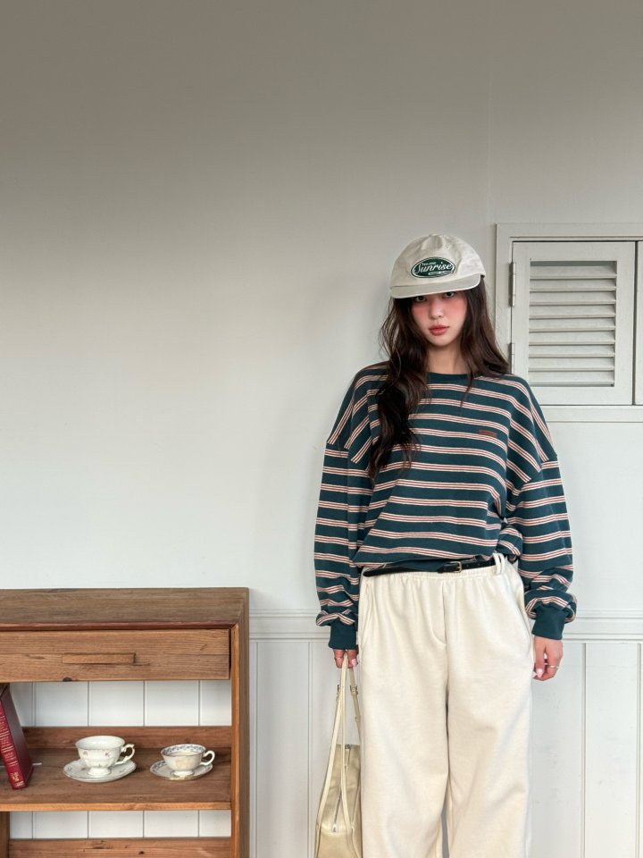 Baguette - Korean Women Fashion - #restrostyle - Pose Double Fleece Stripe Sweatshirt - 11
