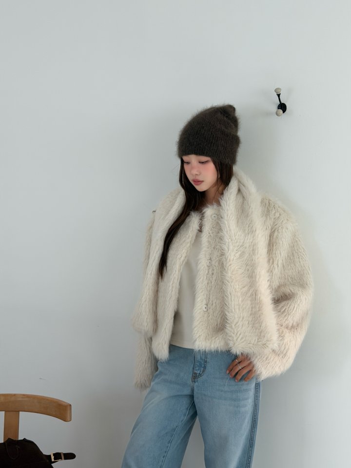Baguette - Korean Women Fashion - #thelittlethings - Shearling Muffler Jumper - 5