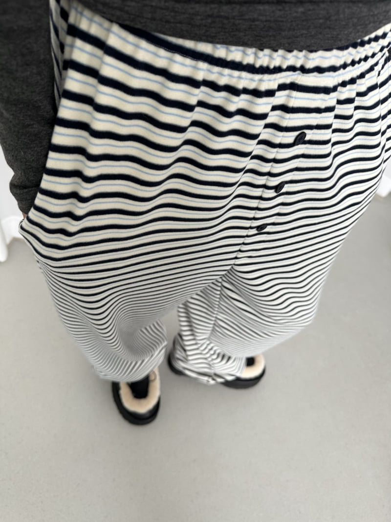 Dress U - Korean Women Fashion - #momslook - Striped Fleece Jogger Pants - 9