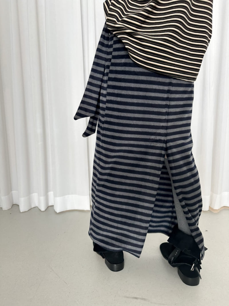 Dress U - Korean Women Fashion - #momslook - Striped Fleece Skirt - 12