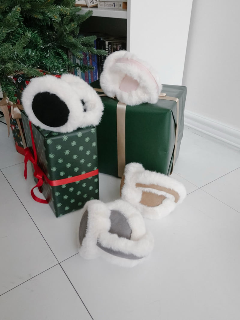 Eeiitt - Korean Women Fashion - #momslook - Suede Soft Earmuff Earflap - 10