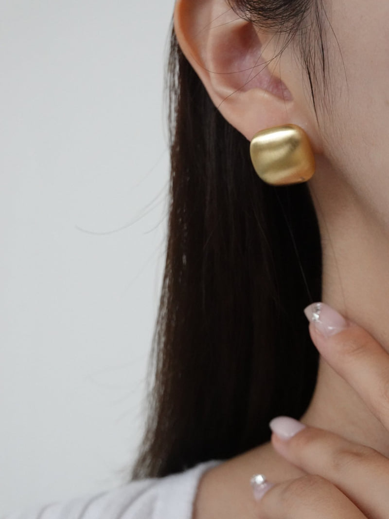 Eeiitt - Korean Women Fashion - #momslook - Bron Matte Square Earrings - 9