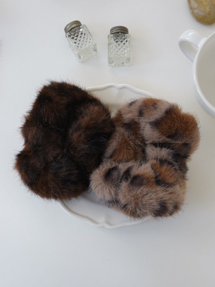 Eeiitt - Korean Women Fashion - #momslook - Minky Leopard Hair Scrunchie