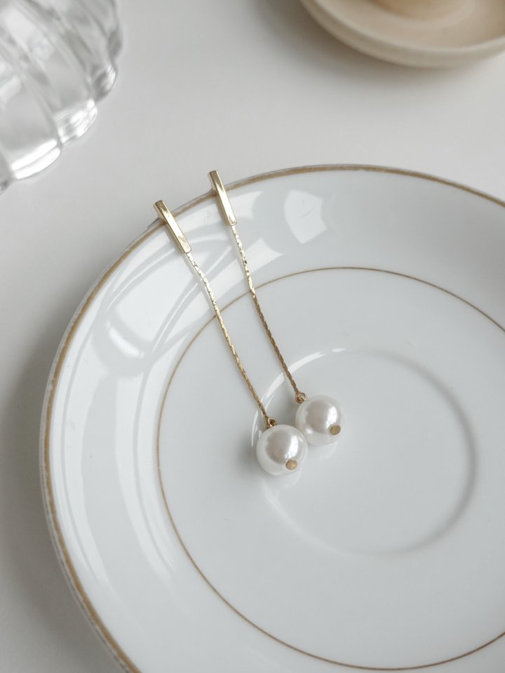 Eeiitt - Korean Women Fashion - #romanticstyle - Baroque Long Drop Pearl Earrings - 3