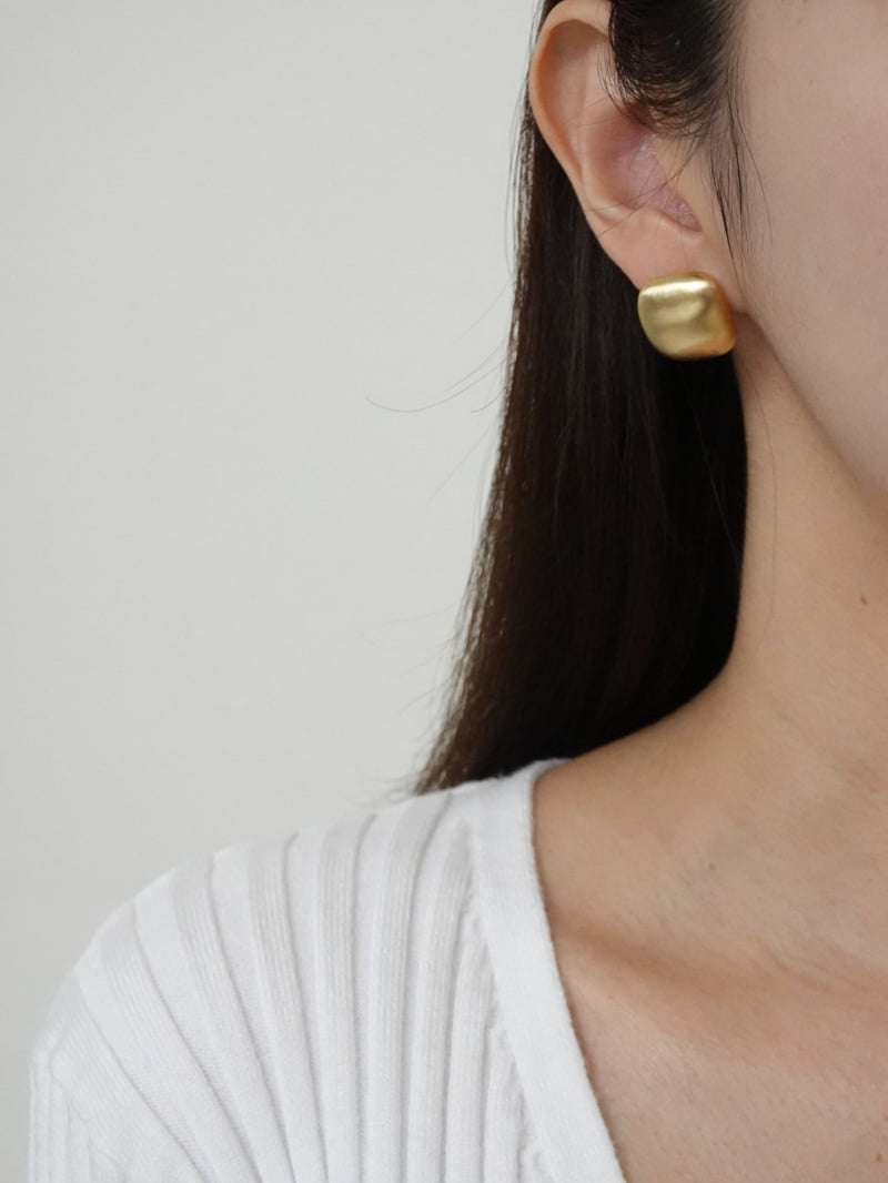 Eeiitt - Korean Women Fashion - #thatsdarling - Bron Matte Square Earrings - 7