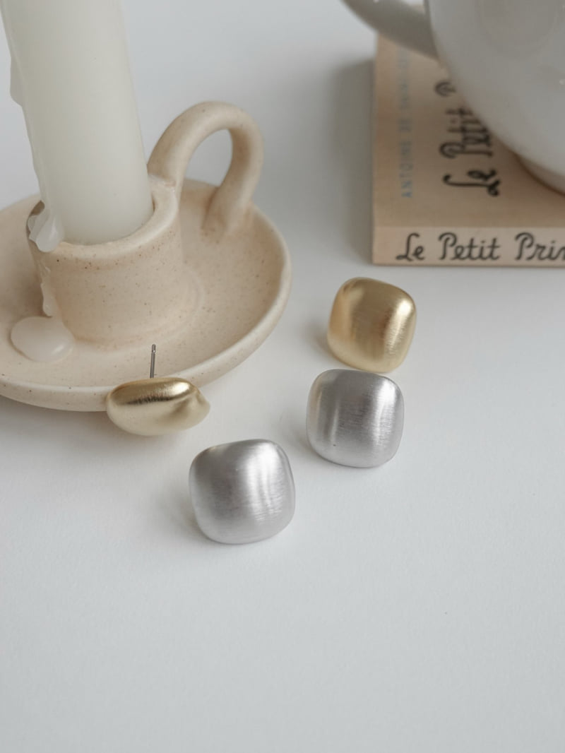 Eeiitt - Korean Women Fashion - #thelittlethings - Bron Matte Square Earrings - 8