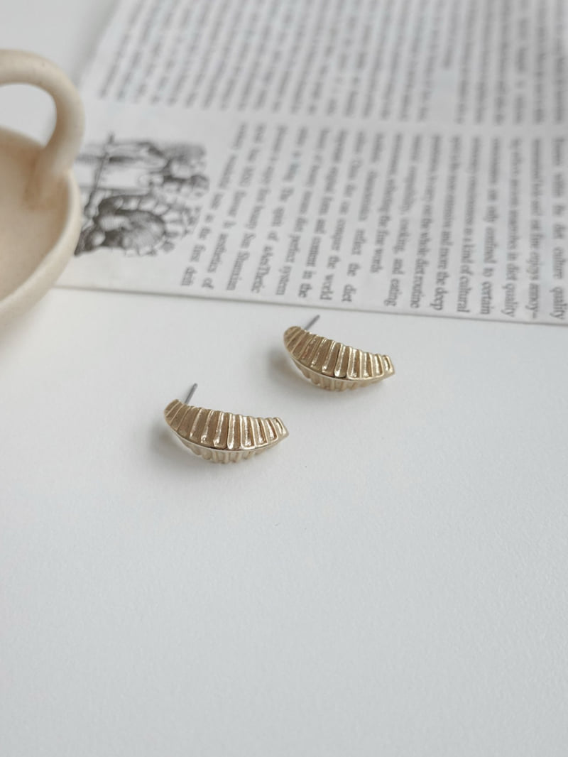 Eeiitt - Korean Women Fashion - #thatsdarling - Dear Moon Earrings - 4