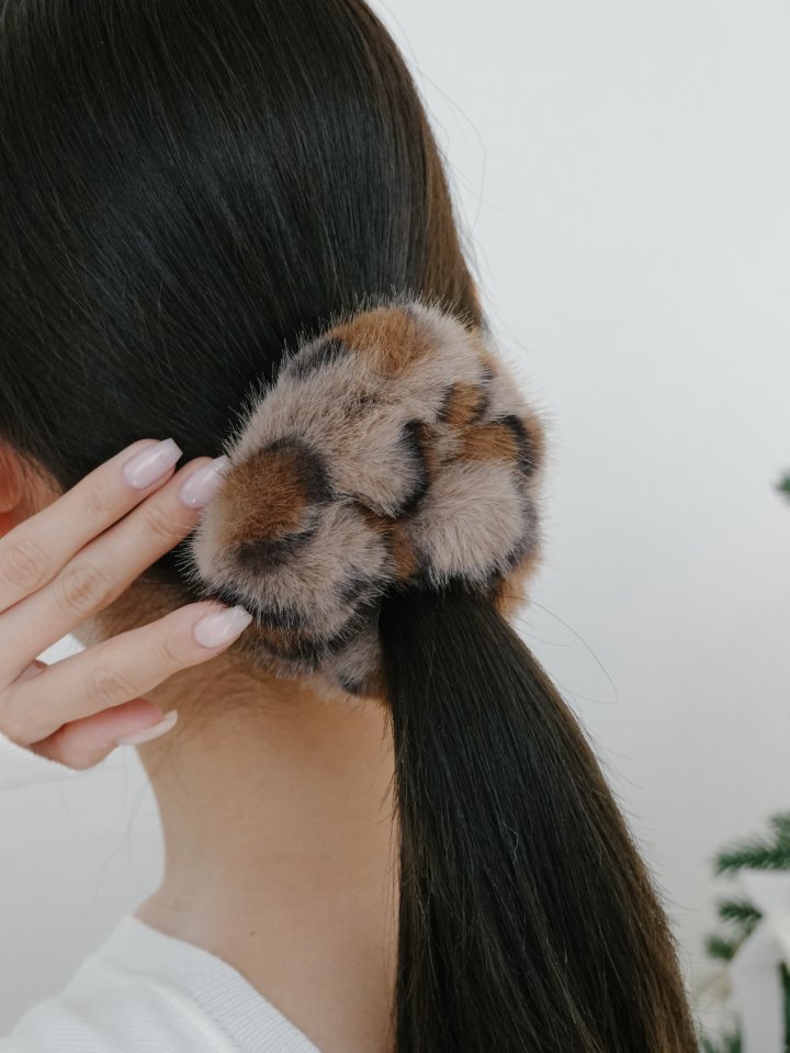 Eeiitt - Korean Women Fashion - #thelittlethings - Minky Leopard Hair Scrunchie - 10