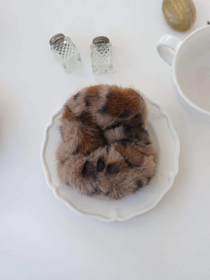 Eeiitt - Korean Women Fashion - #vintageinspired - Minky Leopard Hair Scrunchie - 3