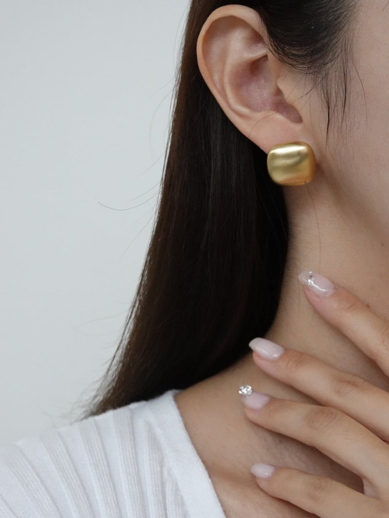 Eeiitt - Korean Women Fashion - #vintagekidsstyle - Bron Matte Square Earrings - 2