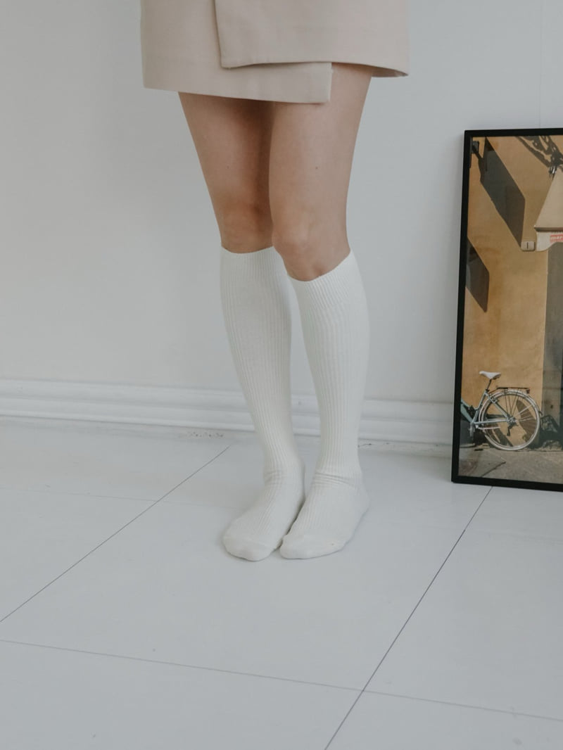 Eeiitt - Korean Women Fashion - #womensfashion - Corin Cotton Knee Socks Ribbed Plain Socks - 5