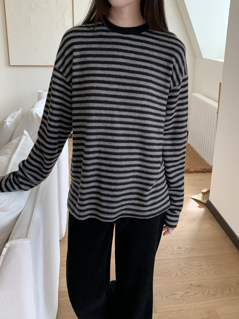 Flatyou - Korean Women Fashion - #momslook - Blessing Stripe Fleece Tee - 11