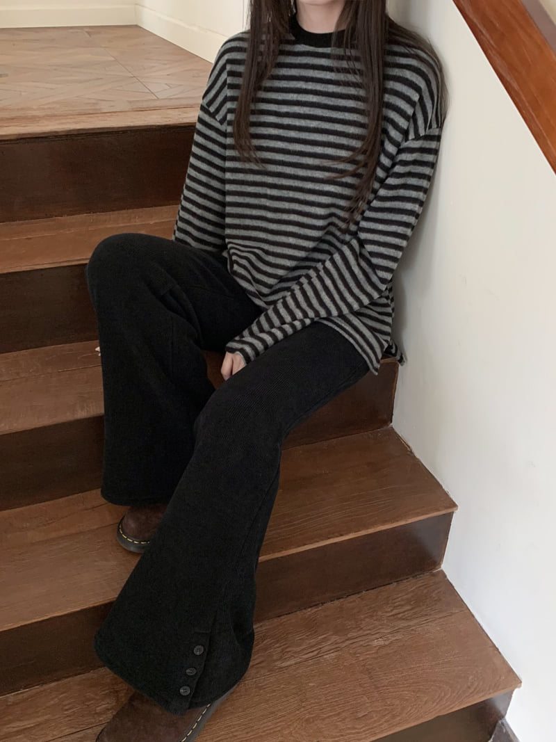 Flatyou - Korean Women Fashion - #womensfashion - Button Fleece Bootcut Pants - 4