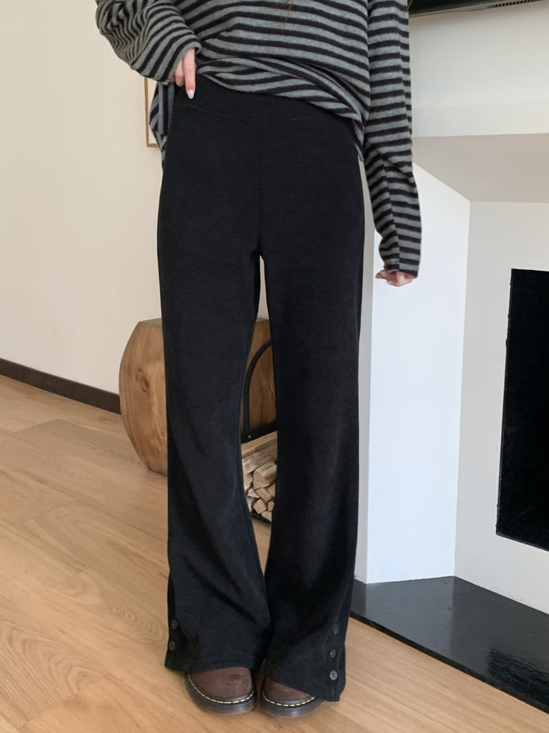 Flatyou - Korean Women Fashion - #momslook - Button Fleece Bootcut Pants - 6