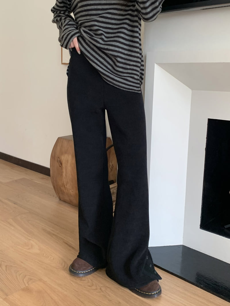 Flatyou - Korean Women Fashion - #momslook - Button Fleece Bootcut Pants - 8