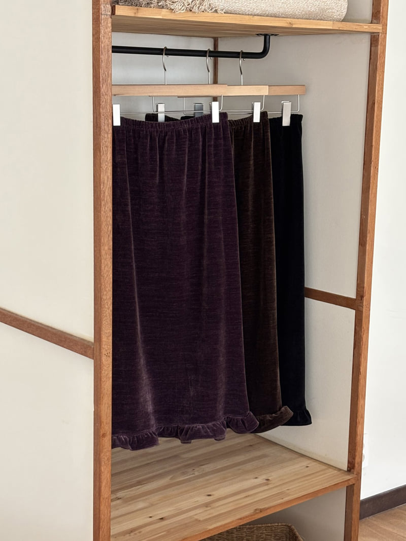 Flatyou - Korean Women Fashion - #momslook - Frill Velvet Skirt - 3