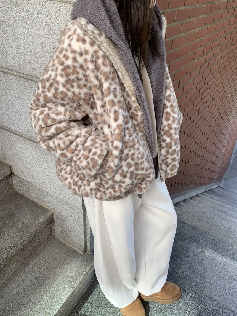 Flatyou - Korean Women Fashion - #momslook - Leopard Fleece Jumper