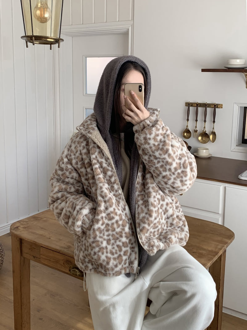 Flatyou - Korean Women Fashion - #shopsmall - Leopard Fleece Jumper - 10