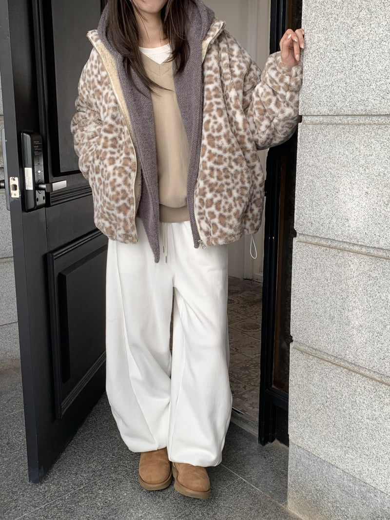 Flatyou - Korean Women Fashion - #vintageinspired - Leopard Fleece Jumper - 5