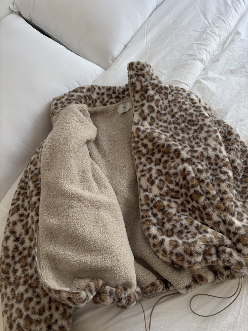 Flatyou - Korean Women Fashion - #vintagekidsstyle - Leopard Fleece Jumper - 6