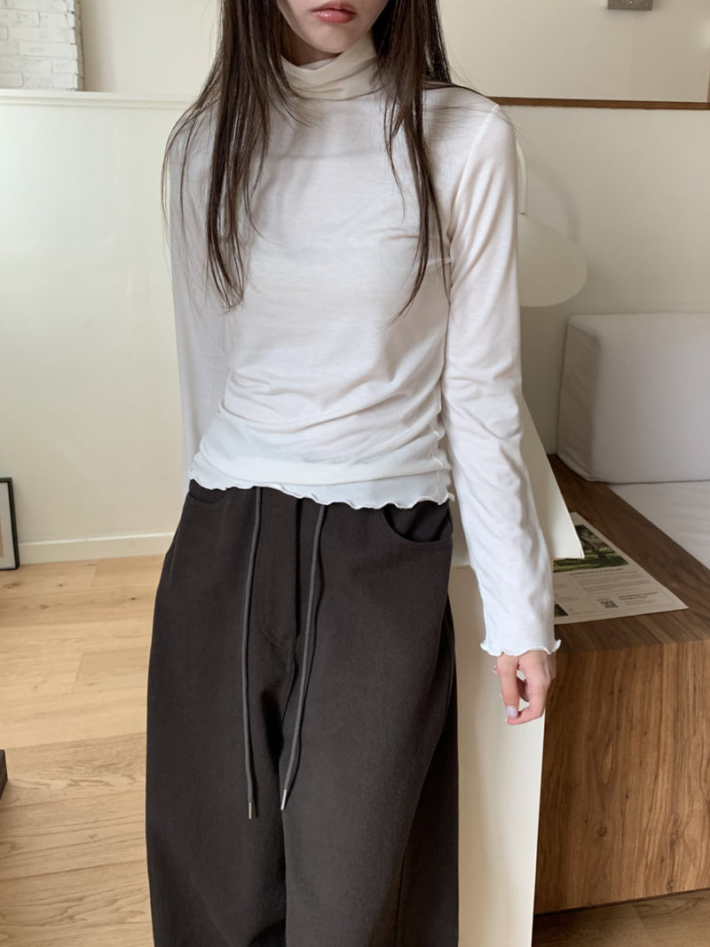 Flatyou - Korean Women Fashion - #womensfashion - Frill Edge Fleece Turtleneck Tee - 10