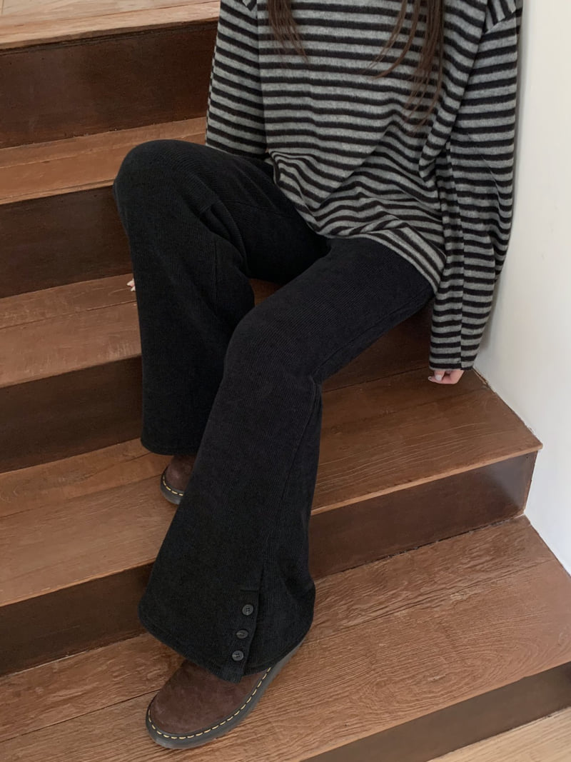 Flatyou - Korean Women Fashion - #womensfashion - Button Fleece Bootcut Pants - 3
