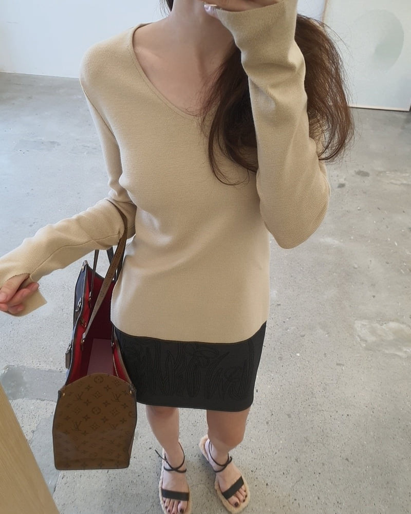 Gentle B - Korean Women Fashion - #vintagekidsstyle - Attention V-Neck Knit - 4